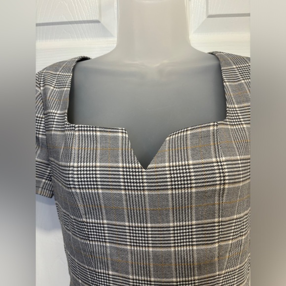 NWT Juniors' SO Short Sleeve Notch Front A-Line Plaid Dress - Picture 4 of 8